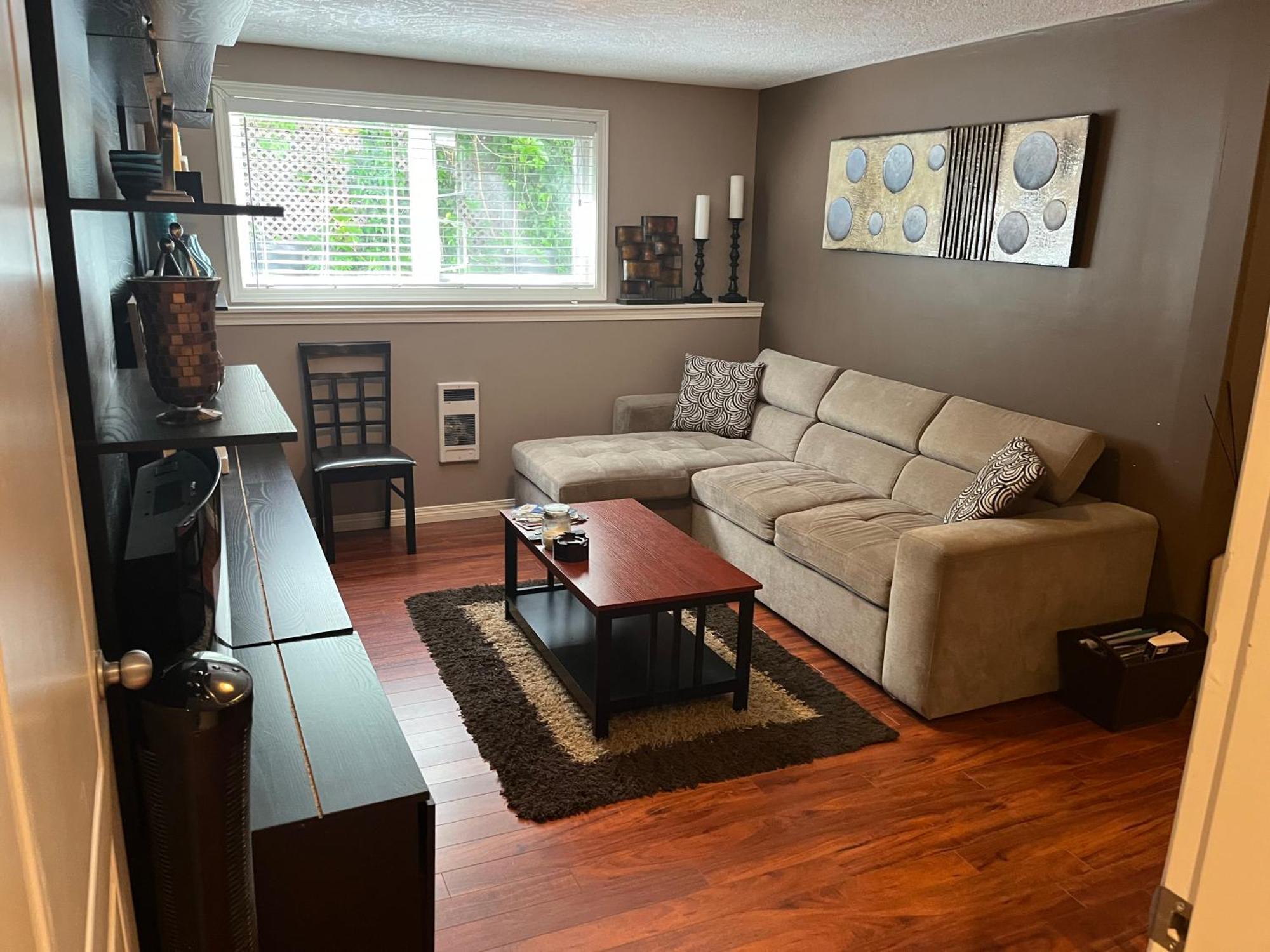 Cozy And Modern 3 Bedroom In Location! Casa de férias