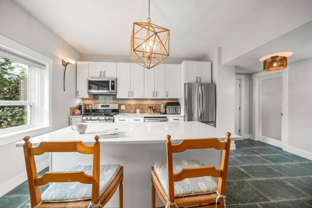 Waters Edge Apartment