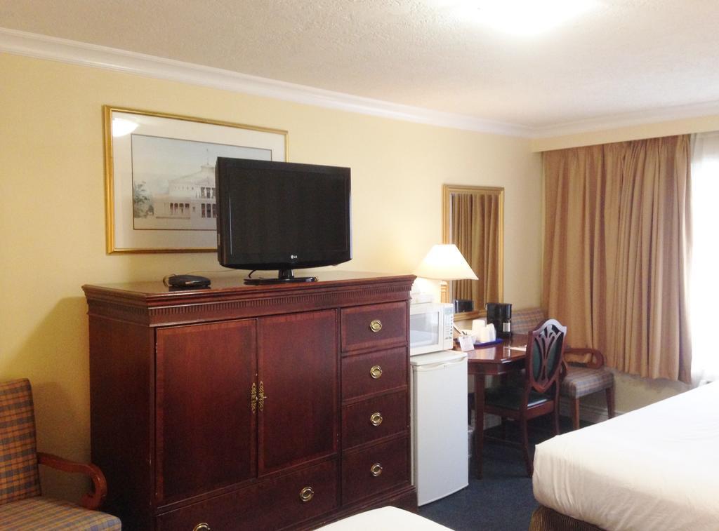 Tally Ho Hotel