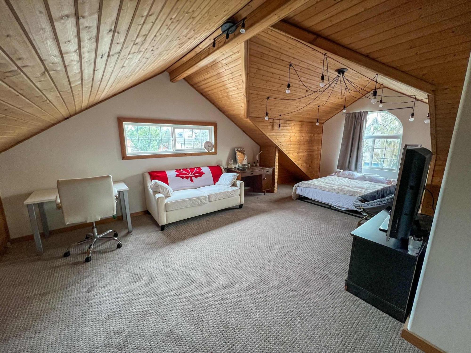 Quaint Attic Apartment