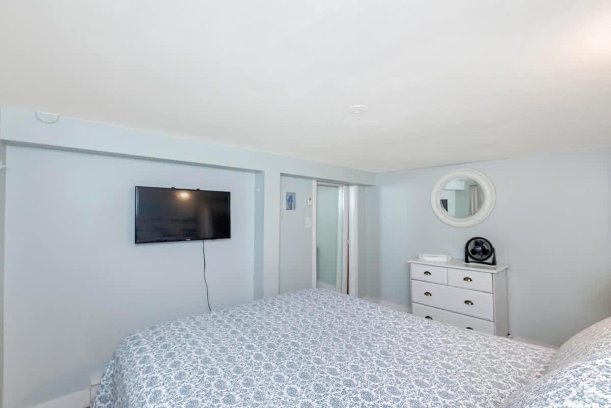 Quaint 1 Bedroom Lower In Victoria, Bc Holiday home