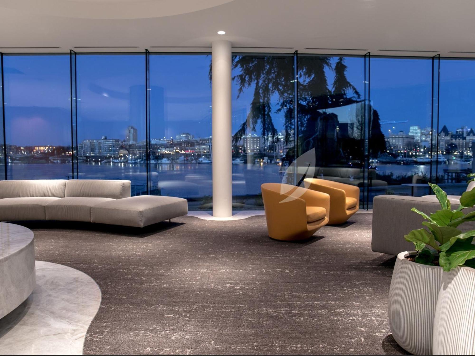 Hotel At Laurel Point