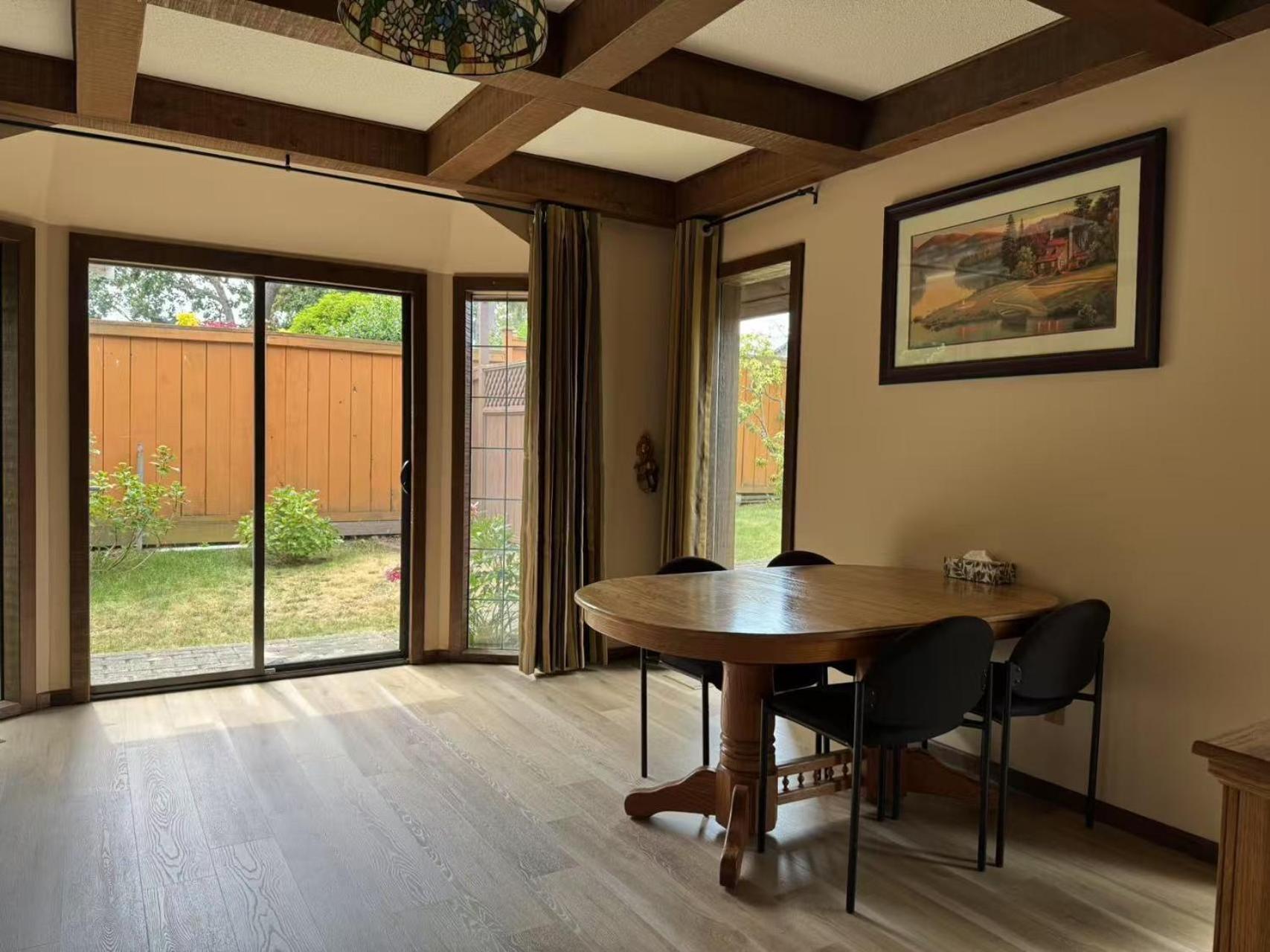 Casa de hóspedes Jason House - Immaculate In A Quiet Seaside Neighbourhood Near Uvic *