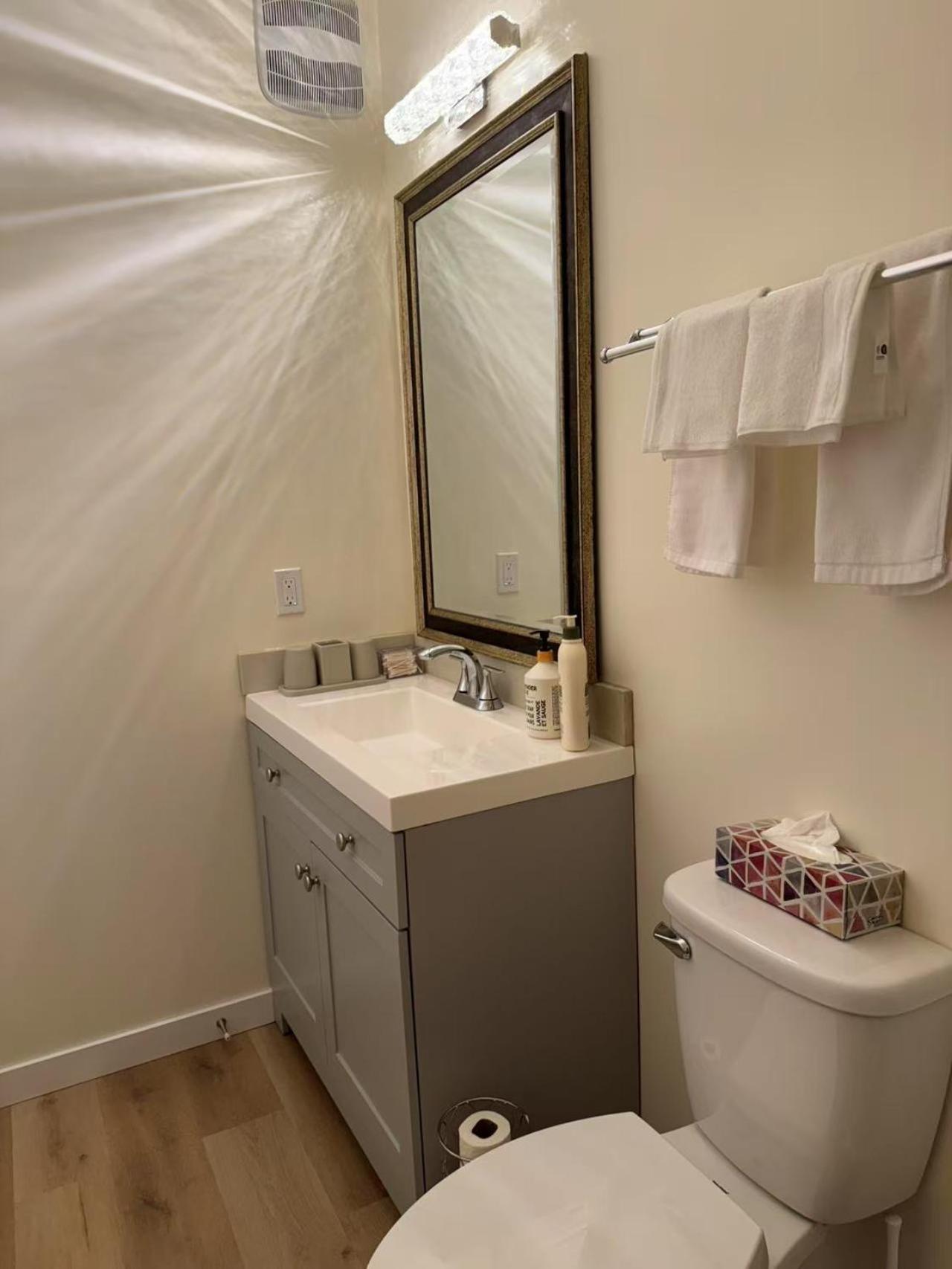 Jason House - Immaculate In A Quiet Seaside Neighbourhood Near Uvic Casa de hóspedes Victoria