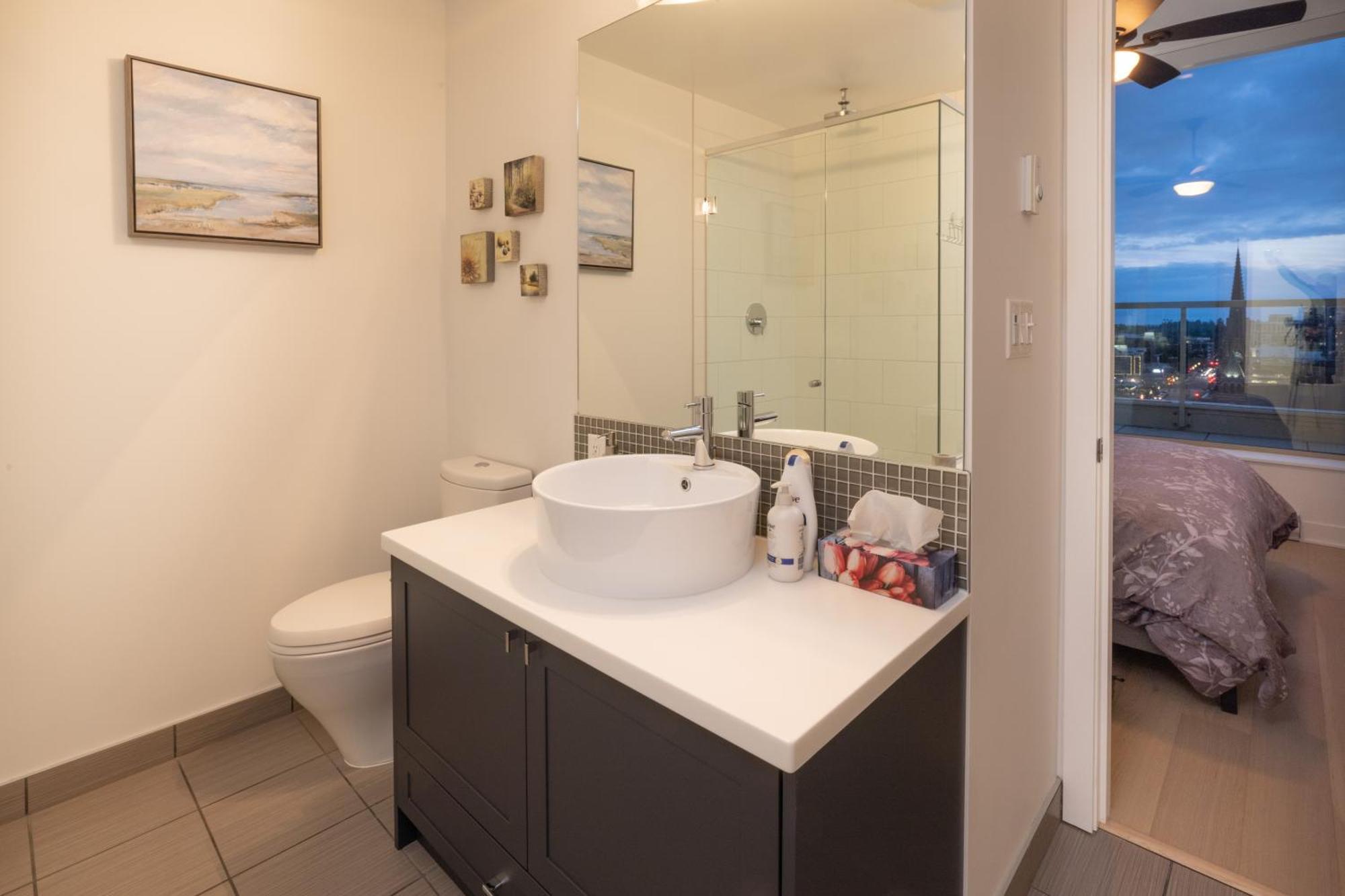 Apartment Victoria's Sea-cret-stunning Olympic And Inner Harbour Views From 450 Sq Ft Balcony