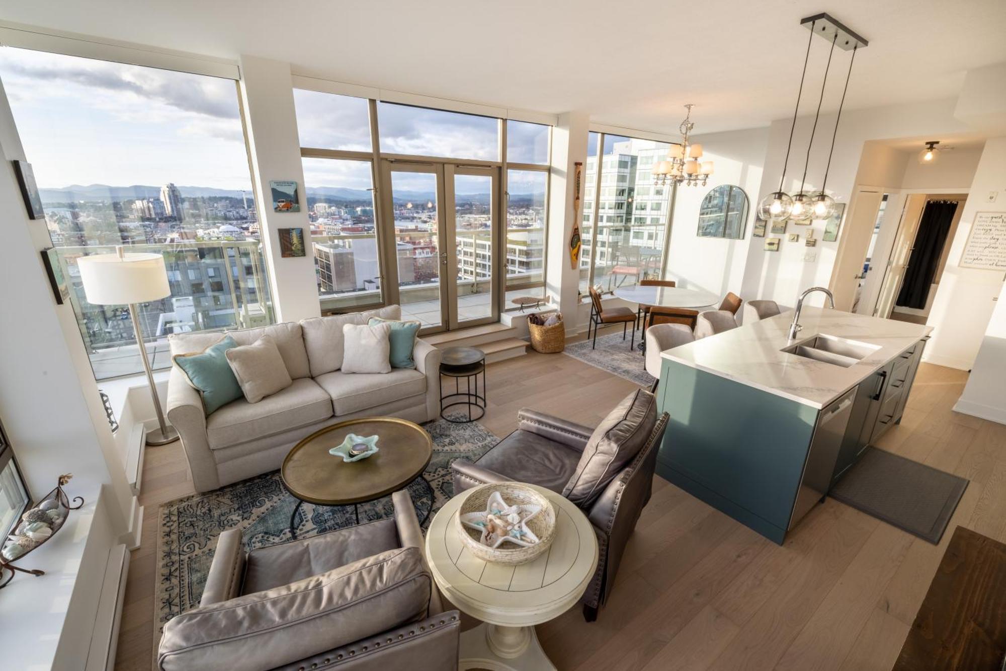 Victoria's Sea-cret-stunning Olympic And Inner Harbour Views From 450 Sq Ft Balcony Victoria