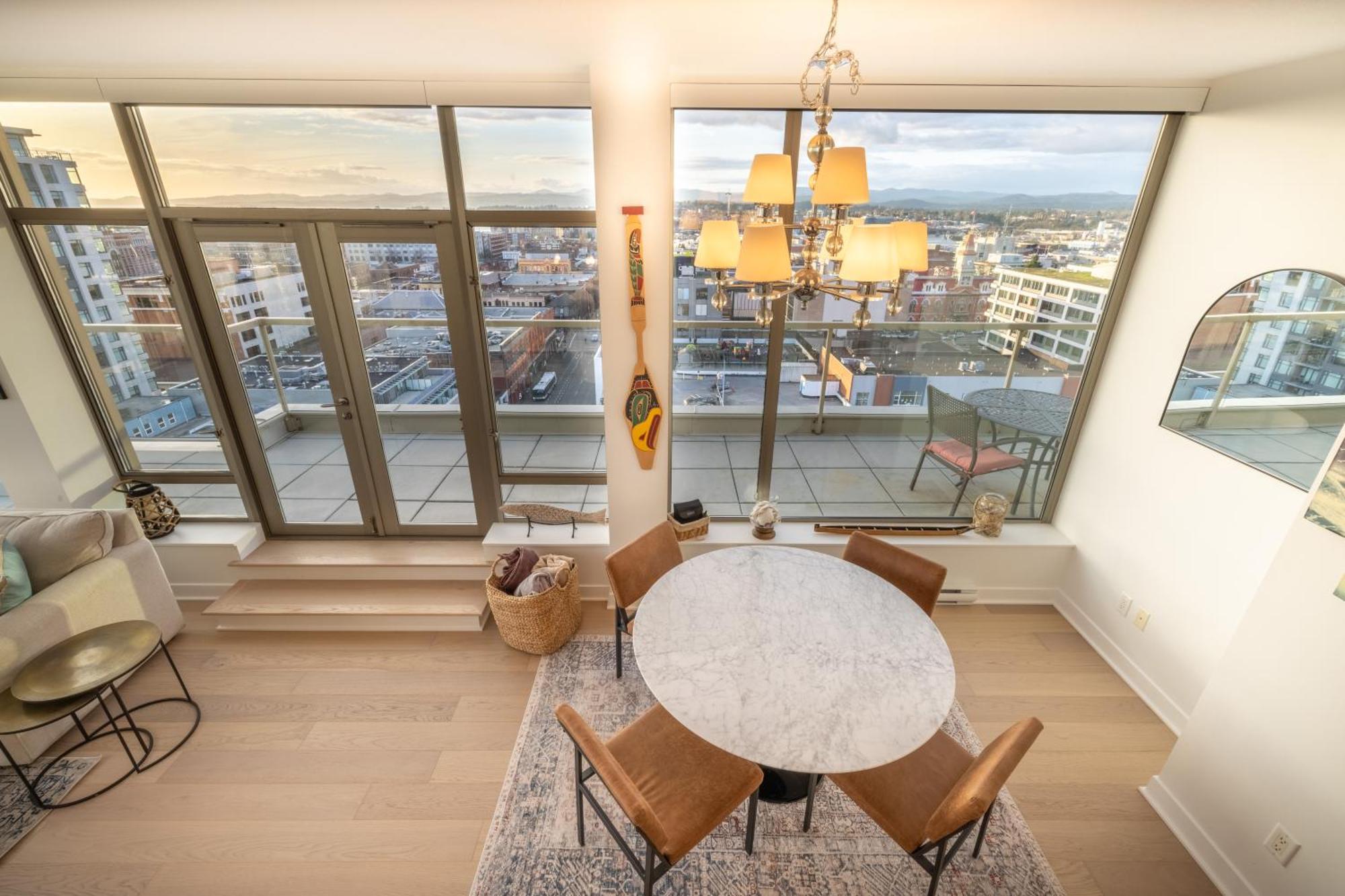 Apartment Victoria's Sea-cret-stunning Olympic And Inner Harbour Views From 450 Sq Ft Balcony