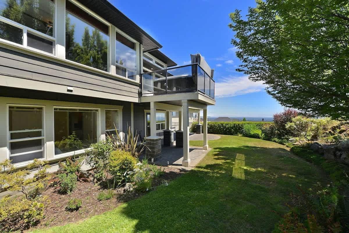 Nature's Gate Executive Estate * Victoria