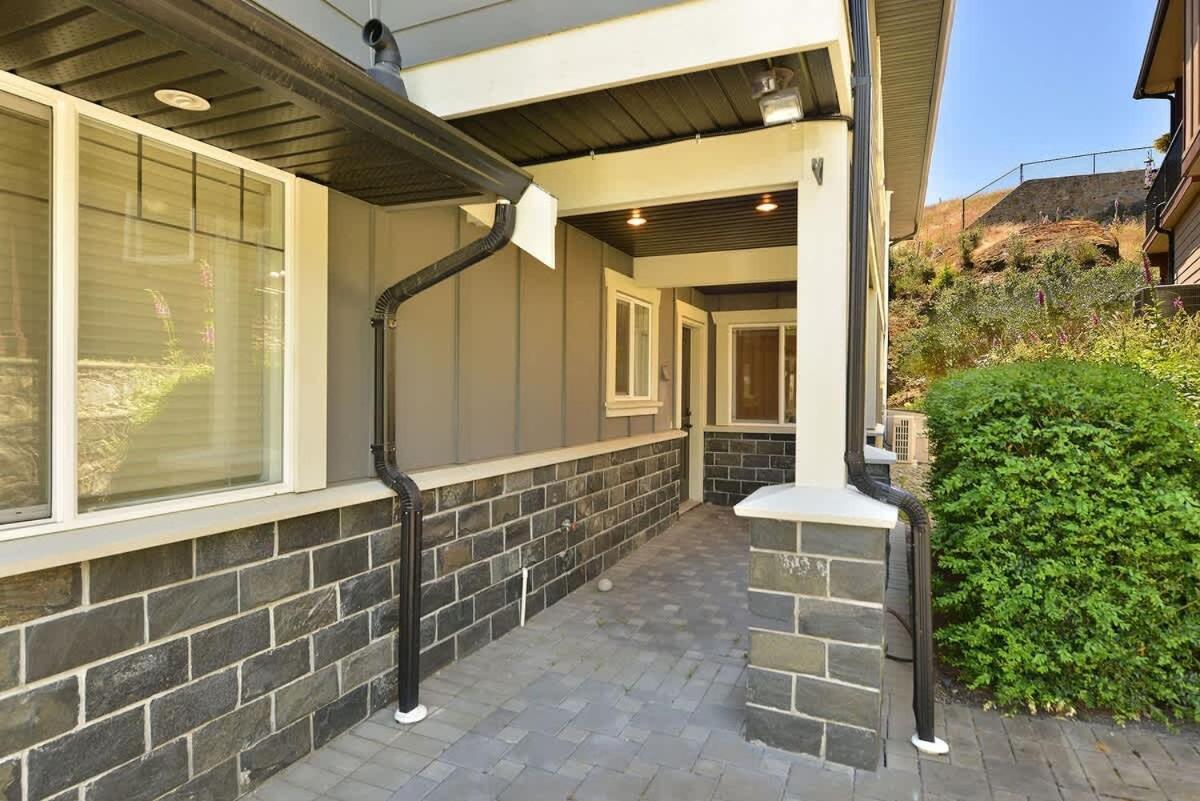 Nature's Gate Executive Estate * Victoria