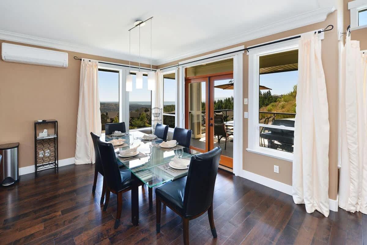 Nature's Gate Executive Estate * Victoria