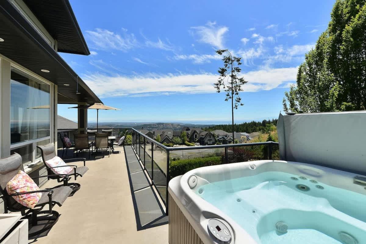Holiday home Nature's Gate Executive Estate