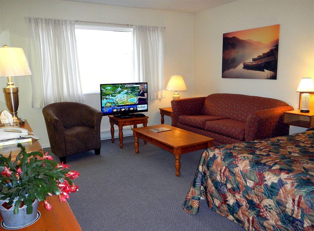 Mayfair Motel Victoria