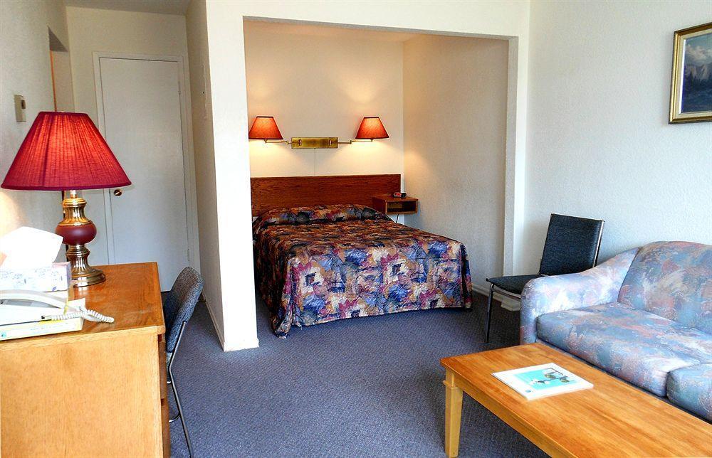 Mayfair Motel Victoria