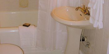 Dashwood Manor Seaside Bed & Breakfast 4*