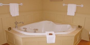 Bed & Breakfast Dashwood Manor Seaside Bed & Breakfast