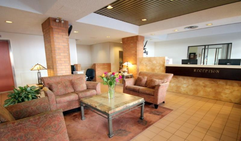 The Embassy 3*