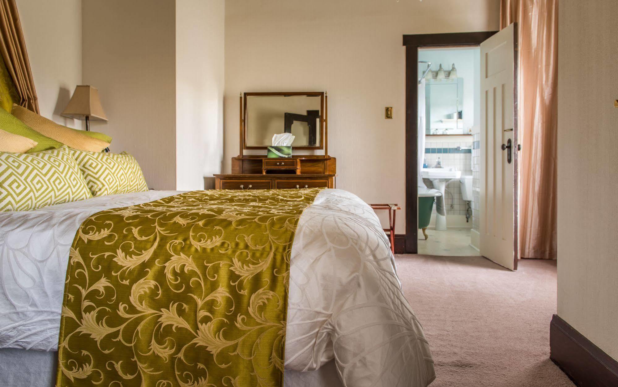 Oak Bay Bed & Breakfast Victoria