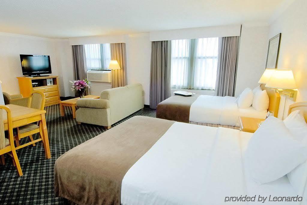 Western Carlton Plaza 3*