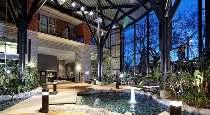 The Parkside And Hotel Victoria