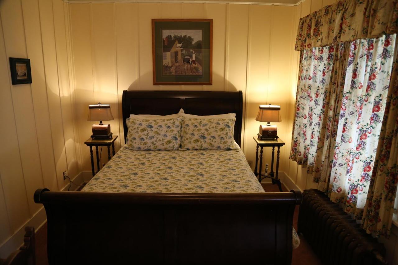 Beaconsfield - Bed & Breakfast