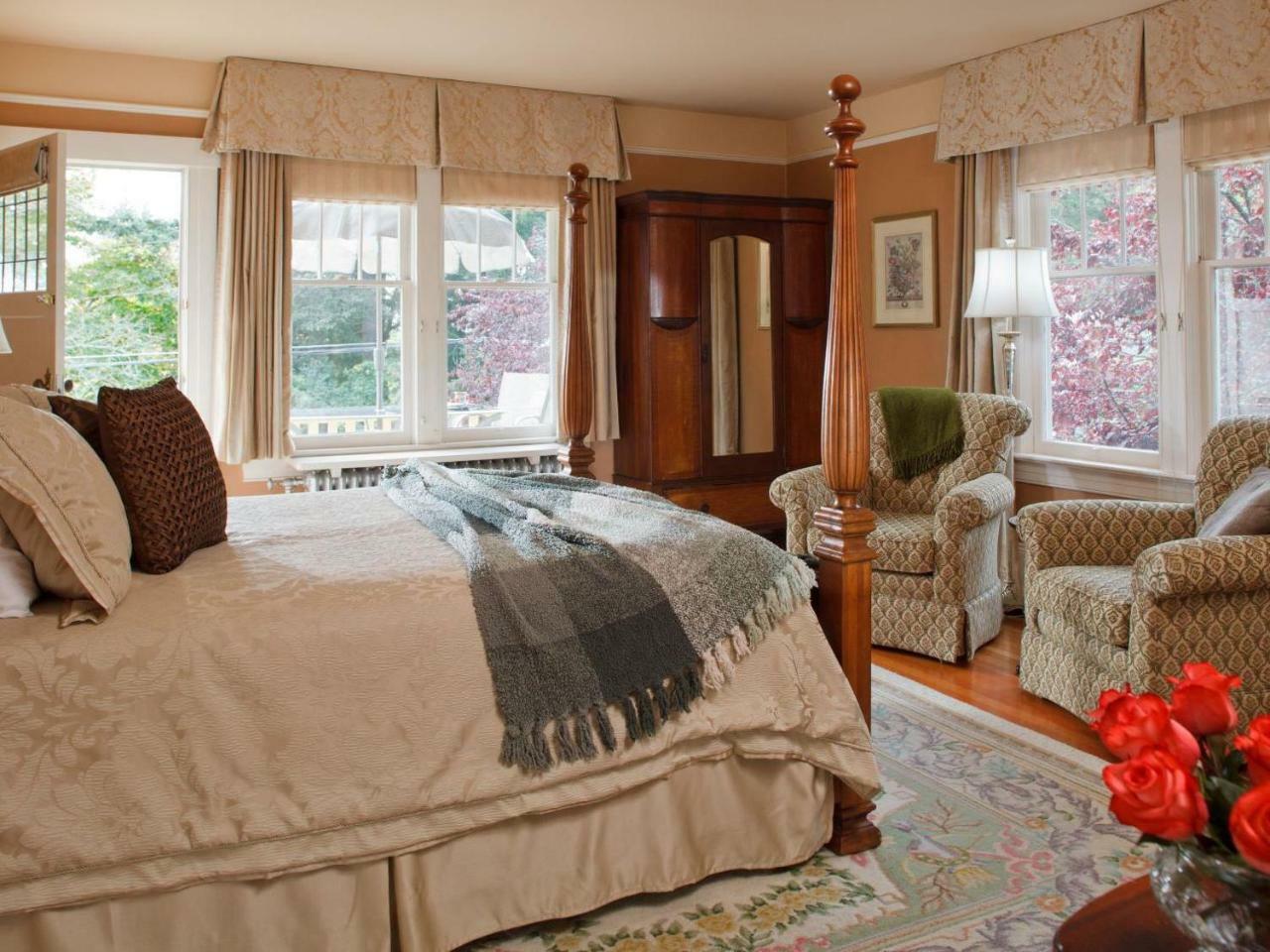 Abbeymoore Manor