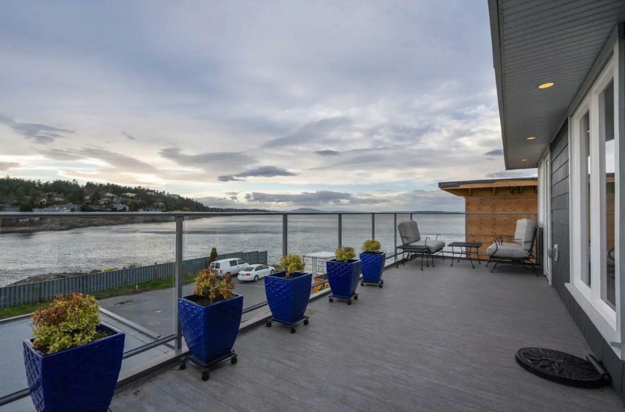 *10 Mile Point Stunning Oceanfront Holiday home *