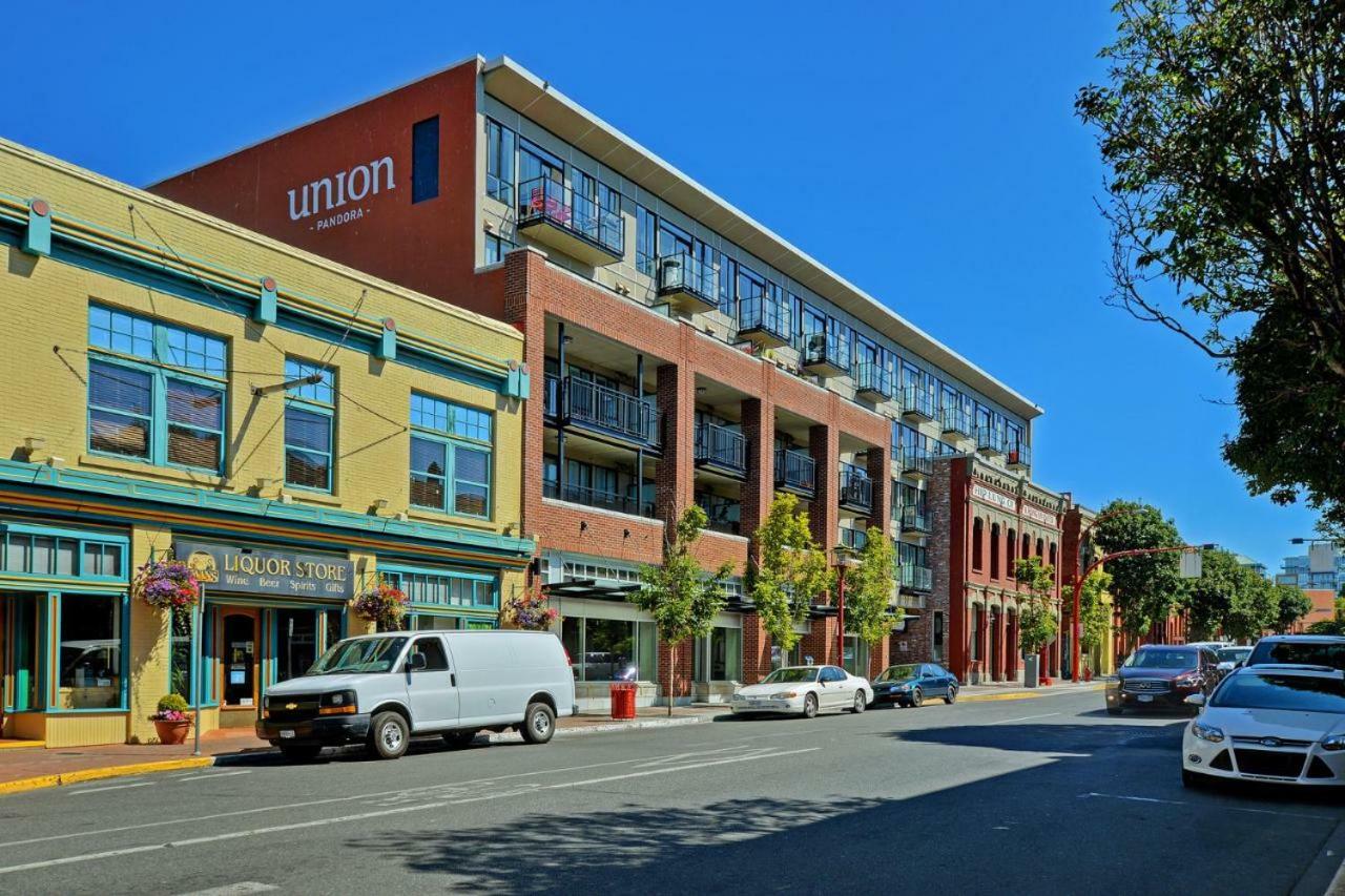 Downtown Heritage With Parking