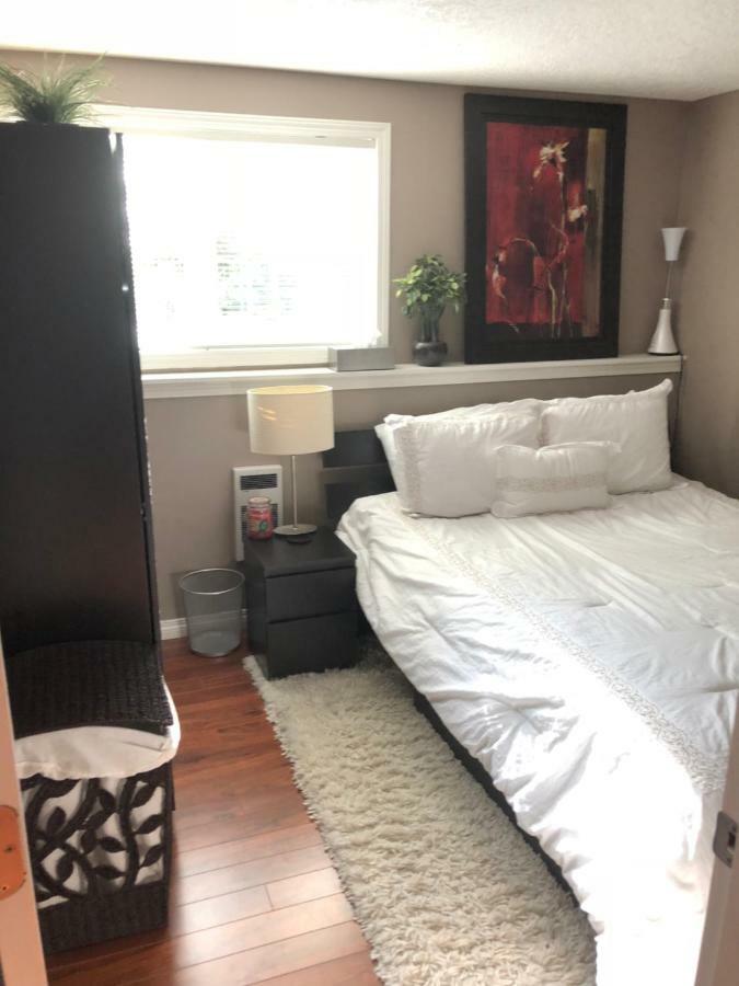 Cozy And Modern 3 Bedroom In Location! Casa de férias Victoria