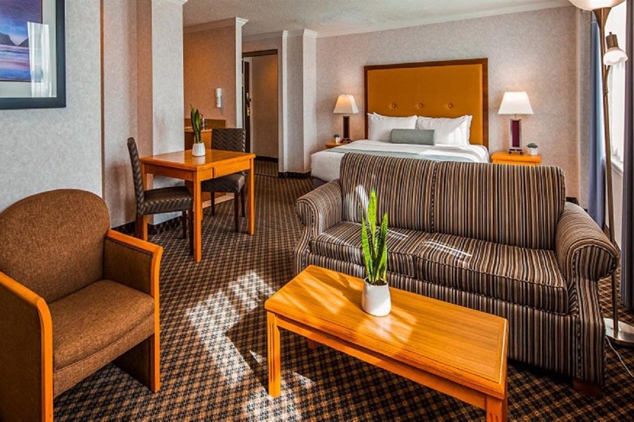 Western Carlton Plaza Hotel 3*