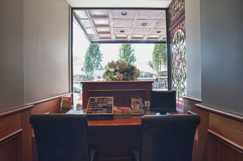 Strathcona Hotel