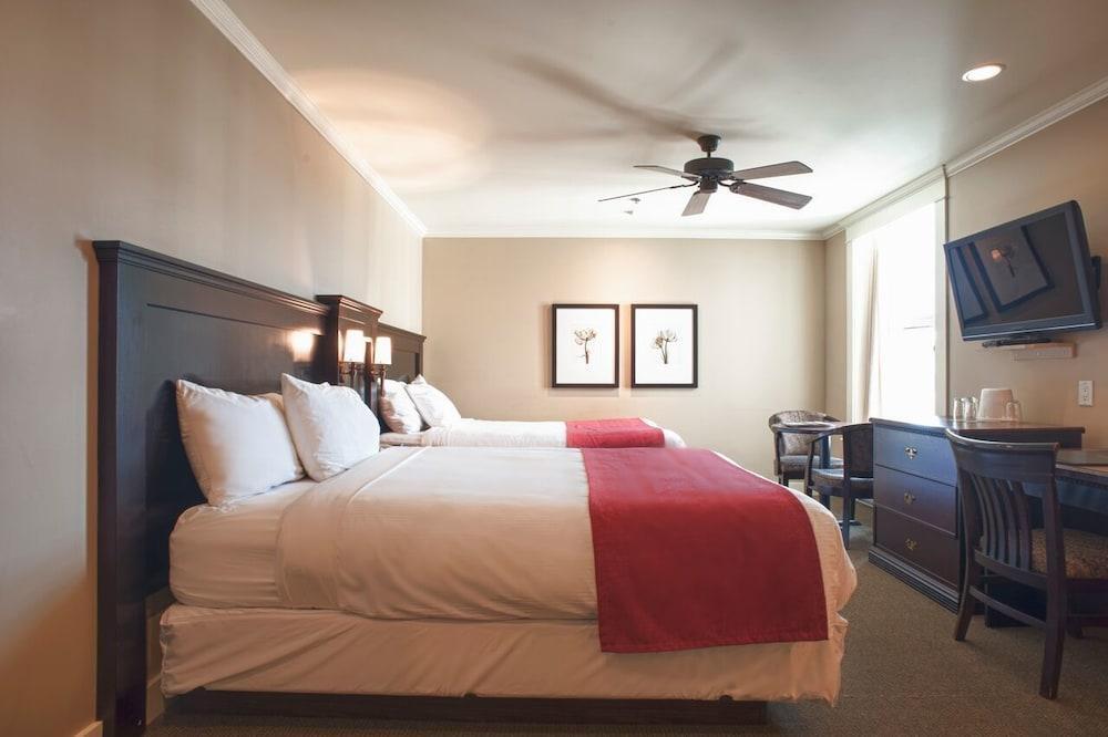 Strathcona Hotel