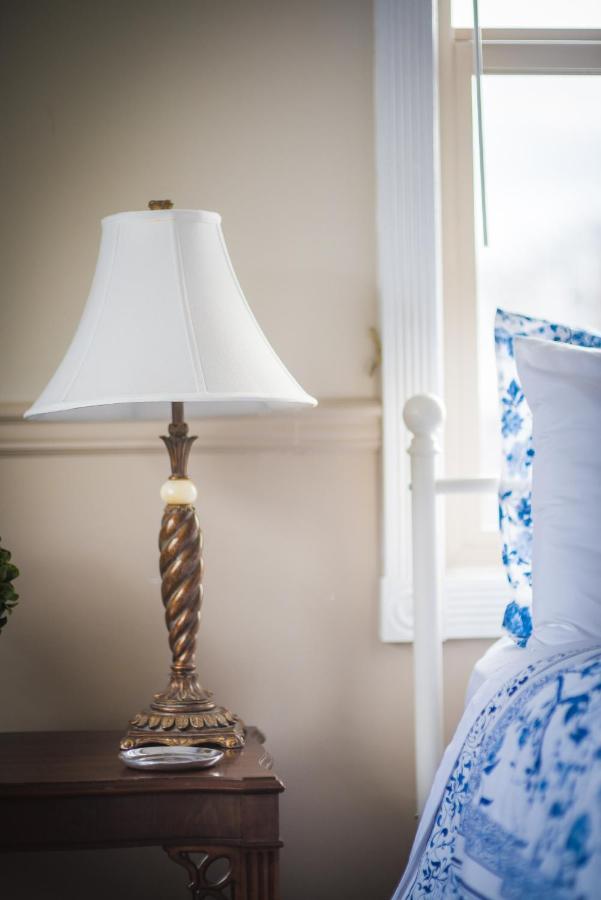 Dashwood Manor Seaside Bed & Breakfast Bed & Breakfast