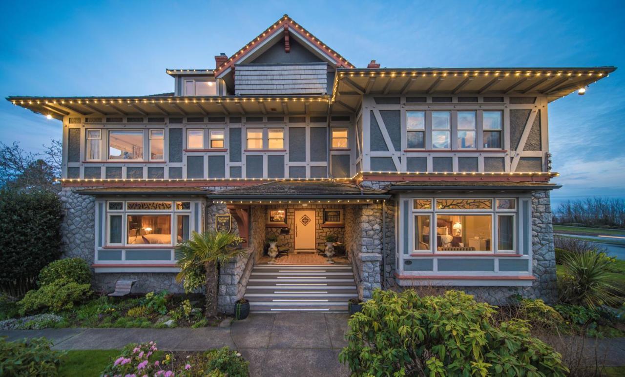 Dashwood Manor Seaside Bed & Breakfast Bed & Breakfast