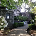 English Inn