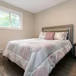 Newly Renovated 3 Bedroom Apartment