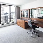 Doubletree By Hilton Hotel & Suites Victoria