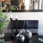 A Float Home B&B In Fisherman\'S Wharf