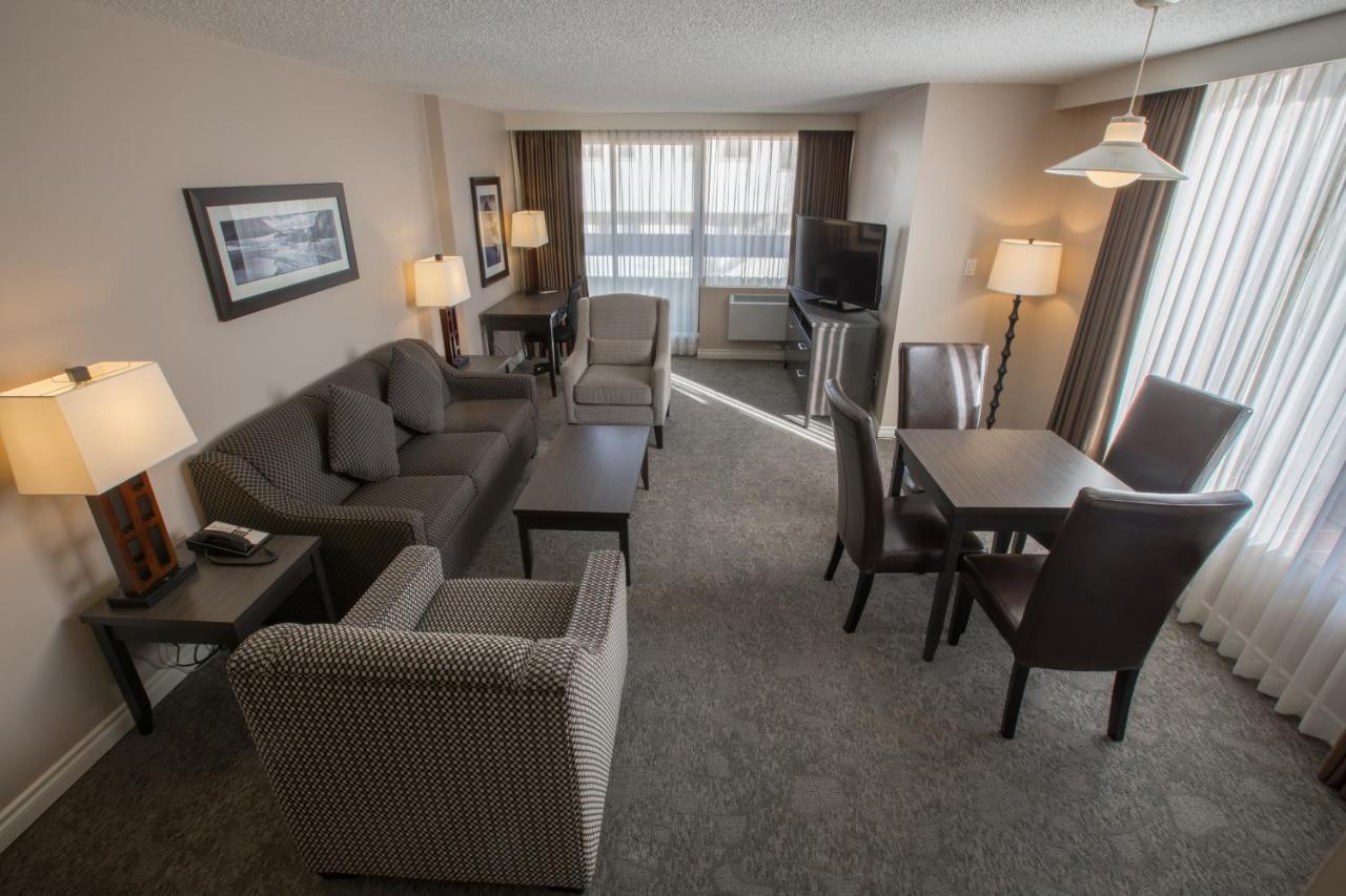 The Embassy 3*