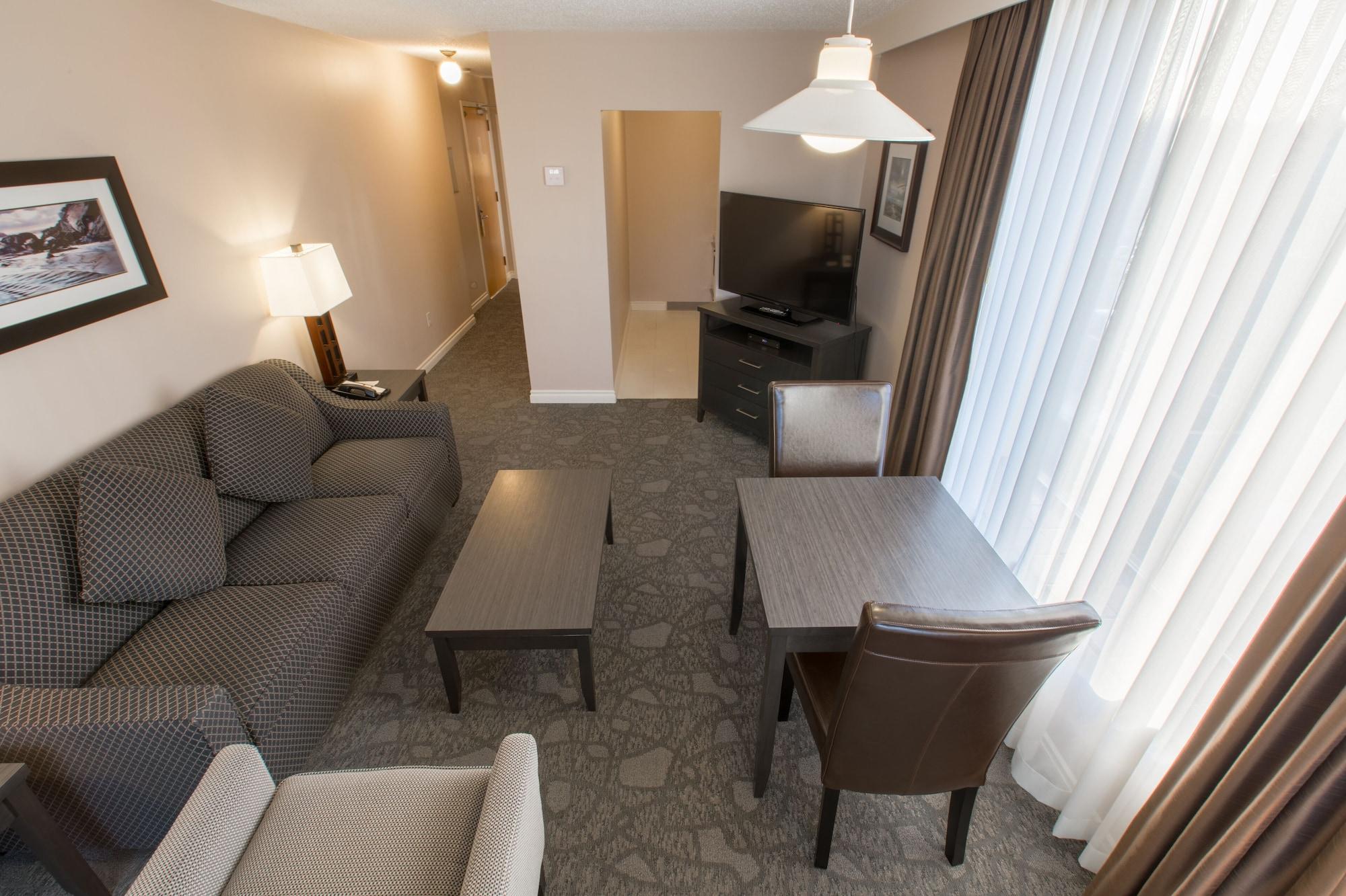 The Embassy 3*