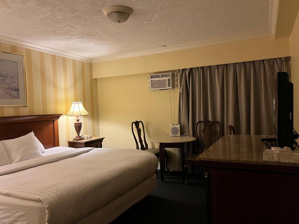 Hotel Island Travel