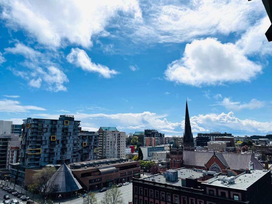 Apartment Lovely Downtown 2 Bedroom With Free Parking