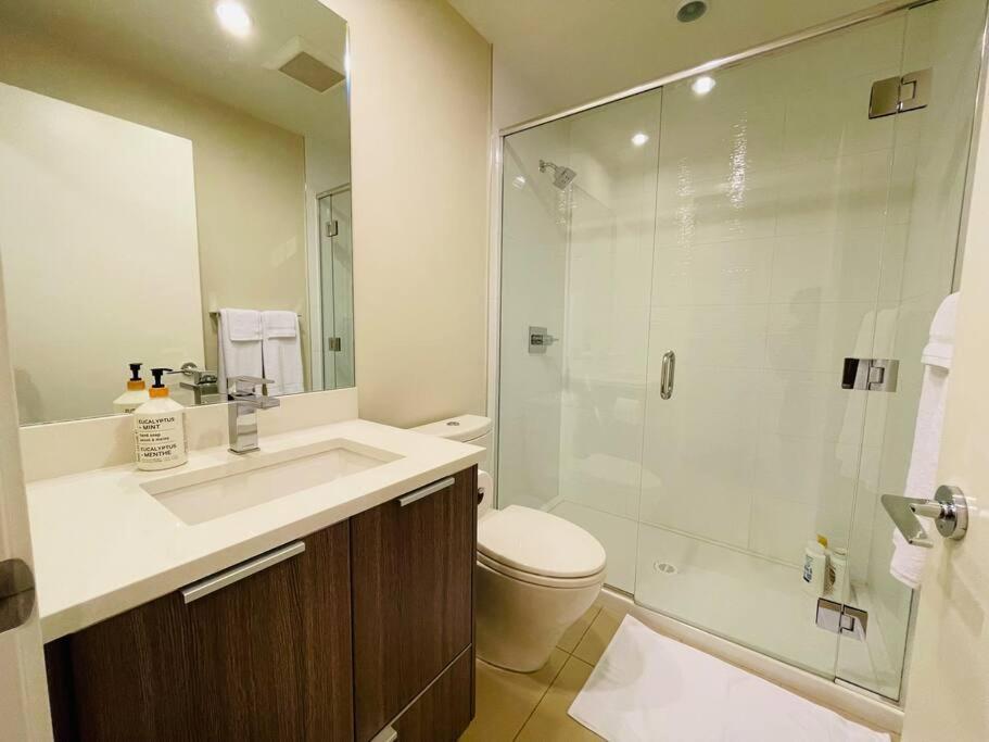 Lovely Downtown 2 Bedroom With Free Parking