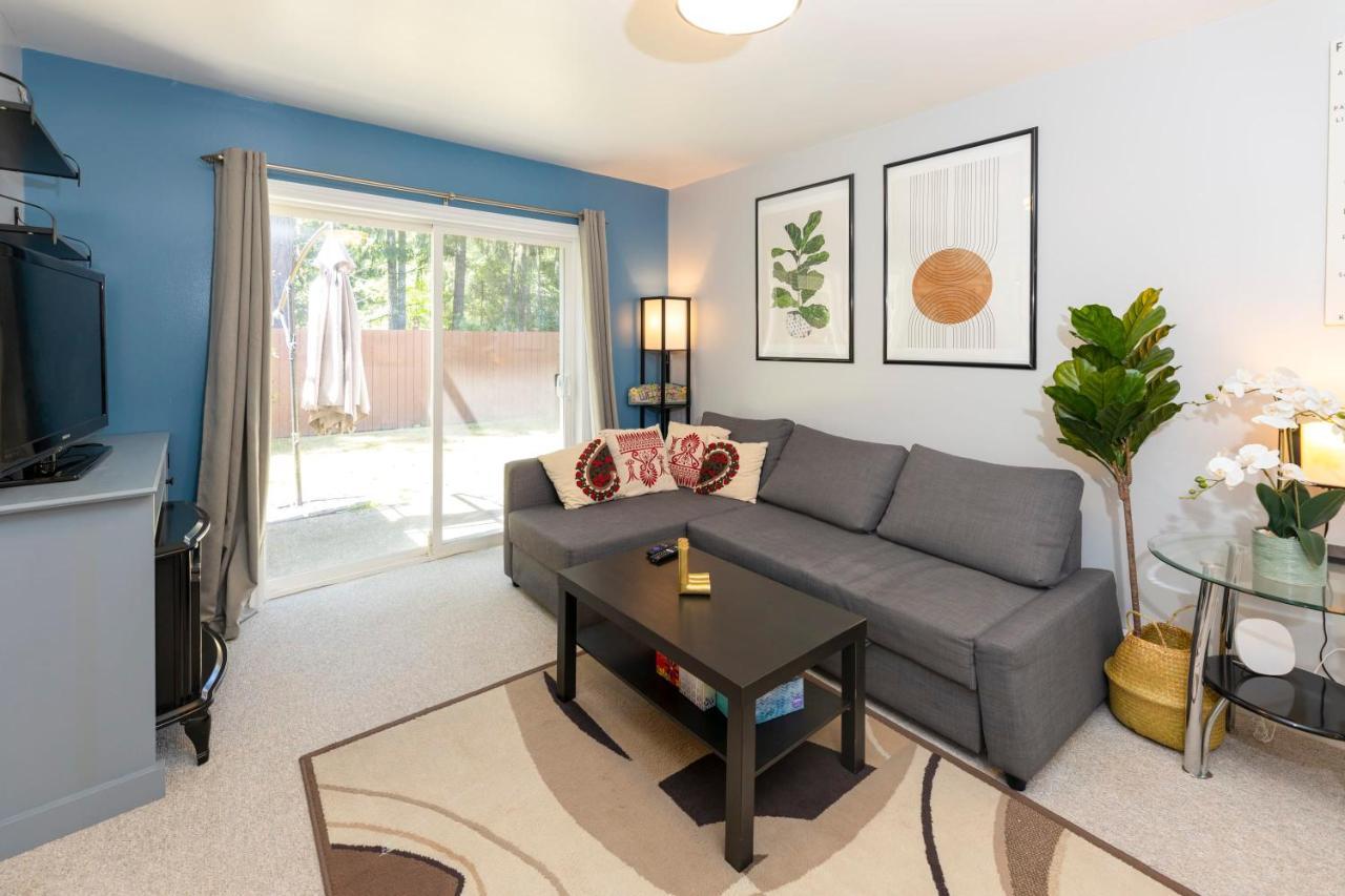 Newly Furnished 2 Bd-1 Wc Centrally Located In Langford Sleeps 6 * Victoria