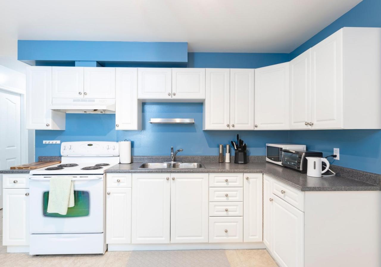 Newly Furnished 2 Bd-1 Wc Centrally Located In Langford Sleeps 6 * Victoria