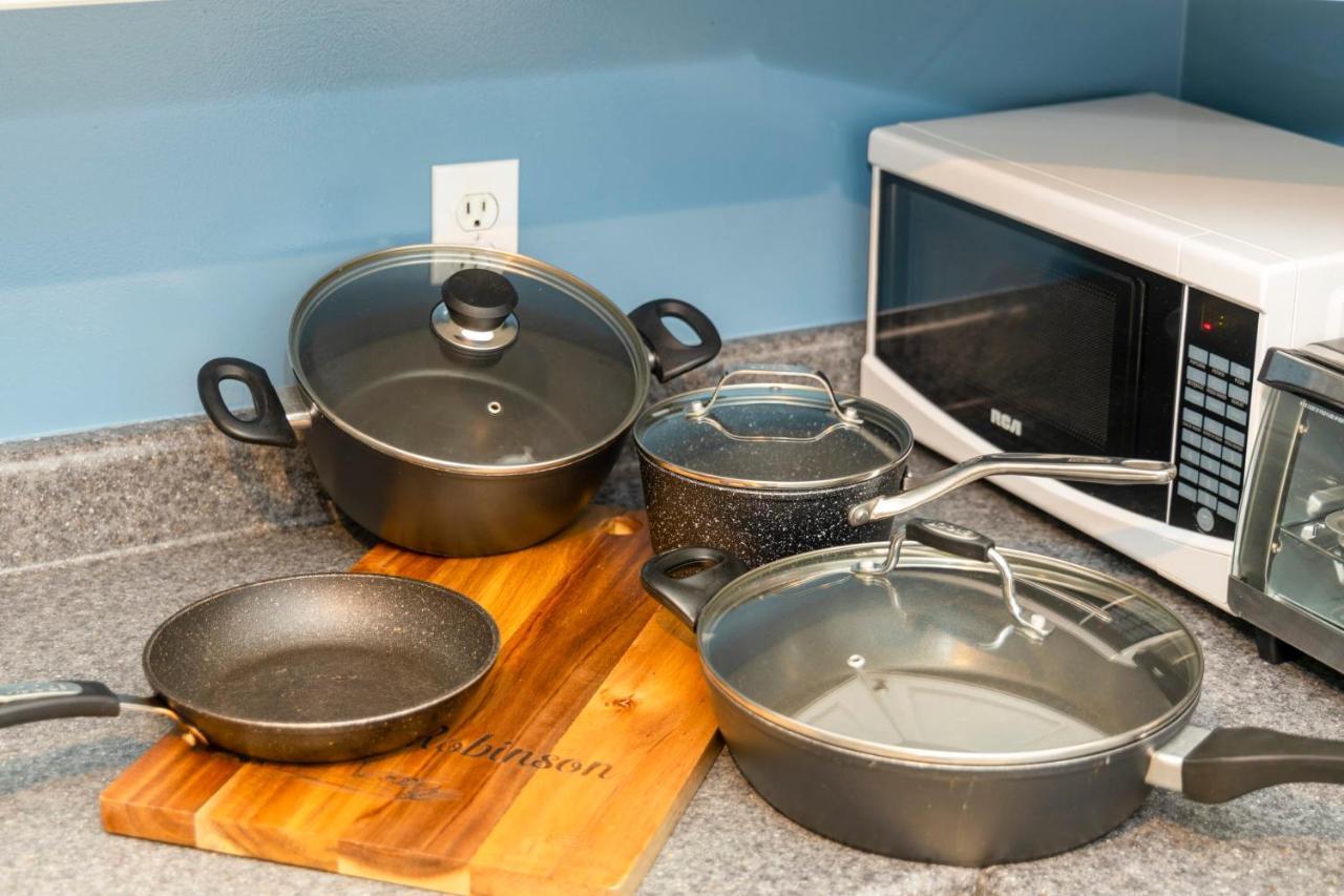 Newly Furnished 2 Bd-1 Wc Centrally Located In Langford Sleeps 6 Victoria