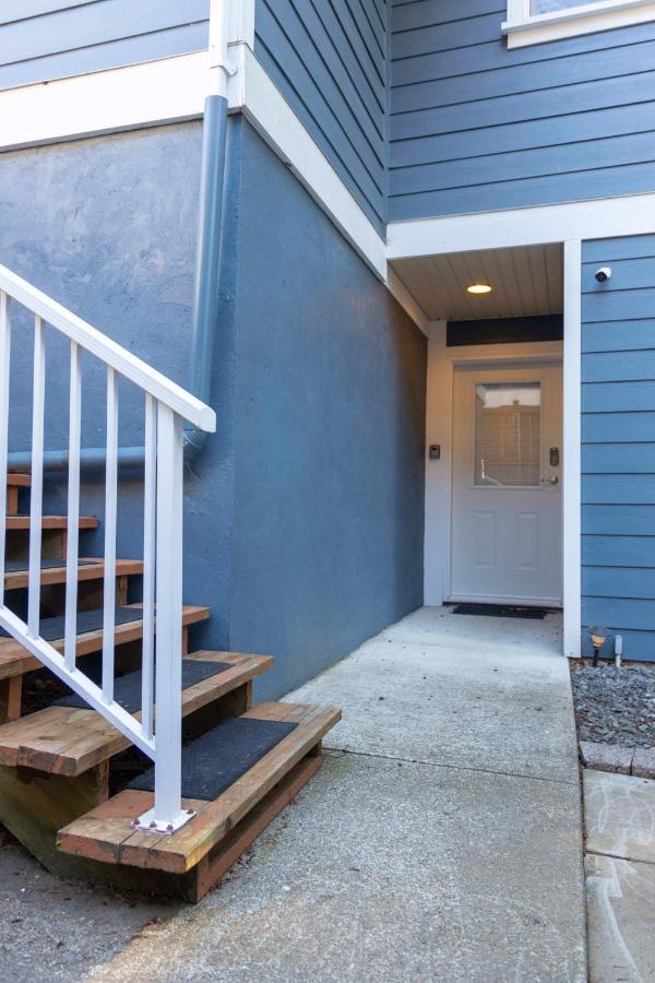 Newly Furnished 2 Bd-1 Wc Centrally Located In Langford Sleeps 6 Holiday home *
