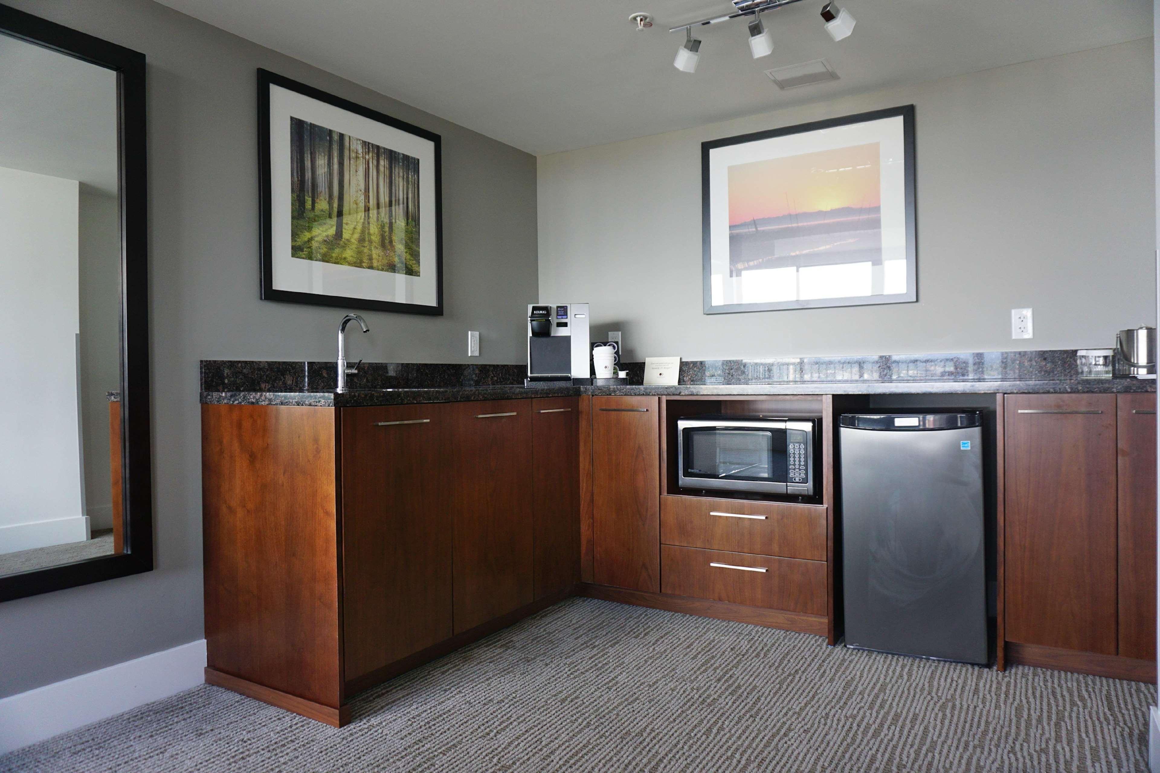 Hotel Doubletree By Hilton & 4*