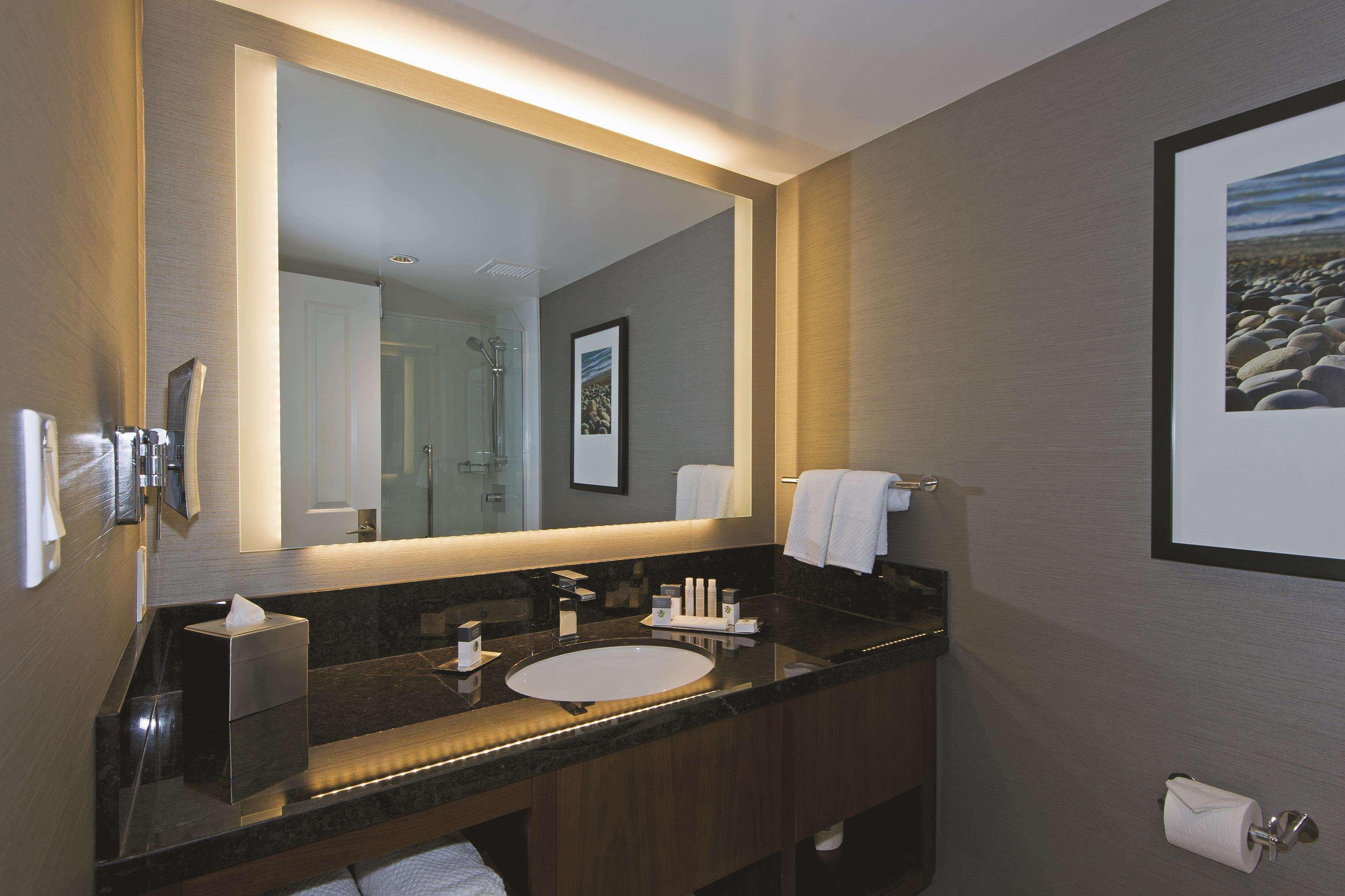 Doubletree By Hilton & Hotel Victoria
