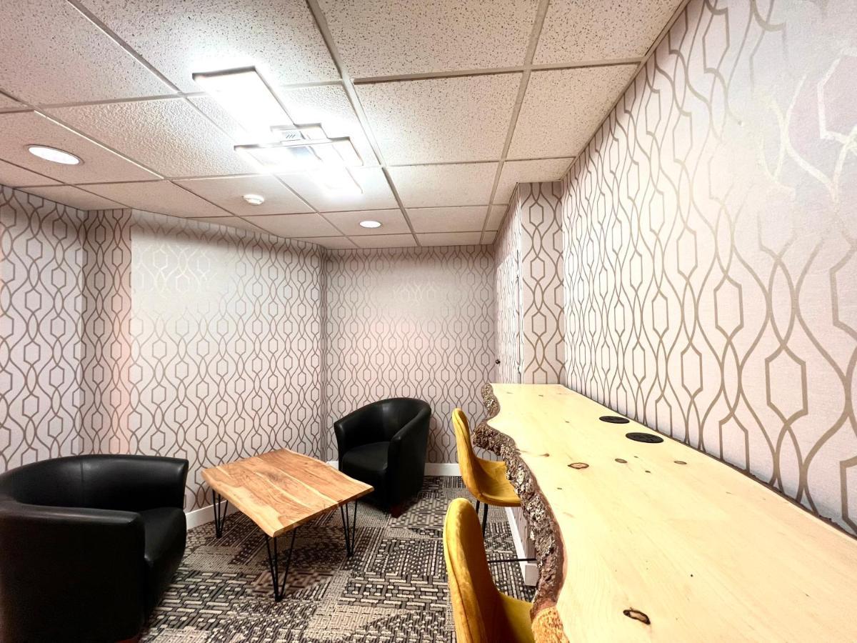 Hotel The Vic, Ascend Collection