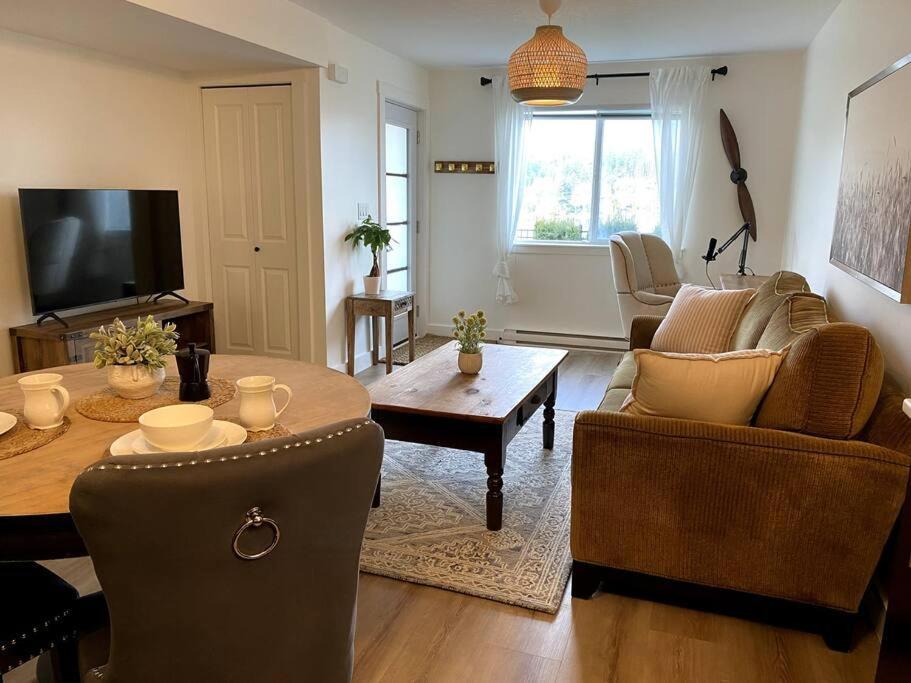Cozy Lakeview * Victoria